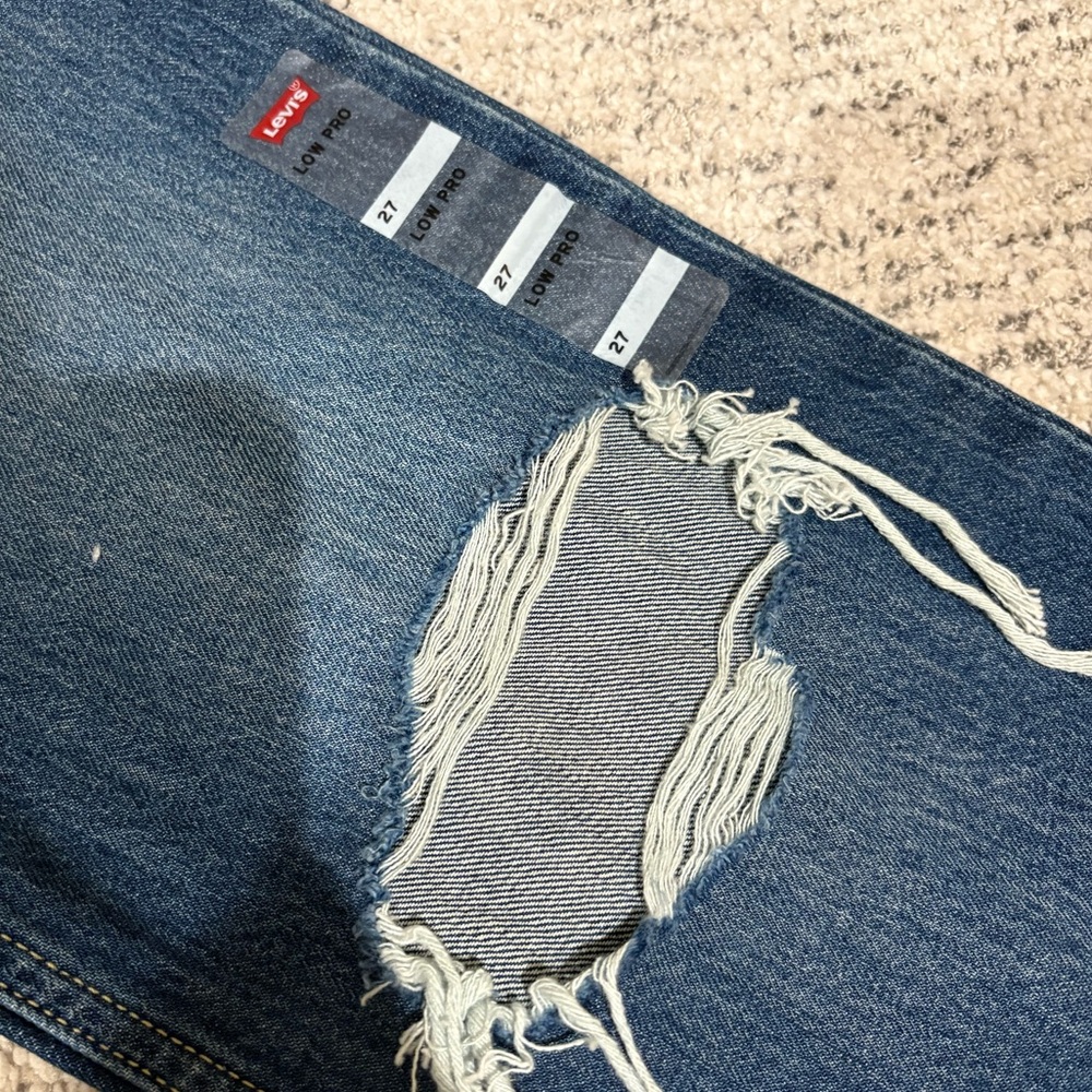 NWT Levi's Low Pro Distressed Mid Rise Blue Straight Leg Jeans 27 - Picture 5 of 8